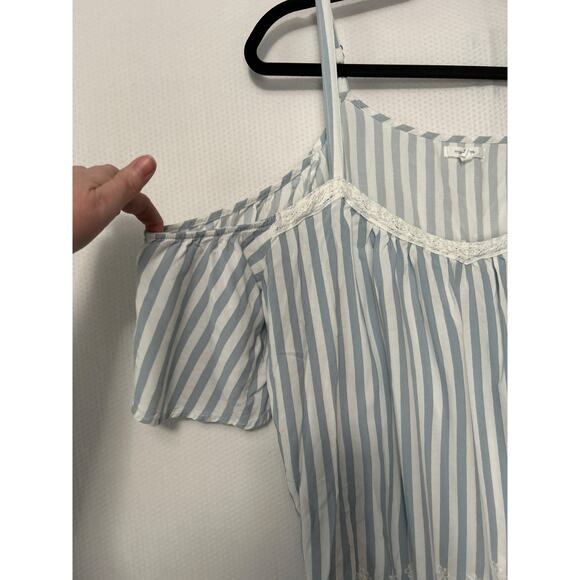 Maurices Blue White Embroidered Striped Crochet Trim Cold Shoulder V Neck Top 1X - Picture 4 of 11
